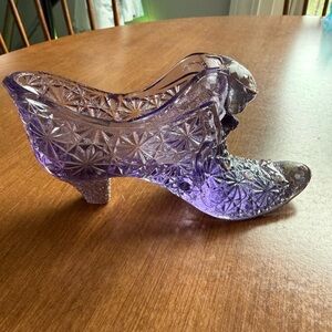 Fenton cat head Daisy and button purple shoe, painted w/ gold accents & flowers